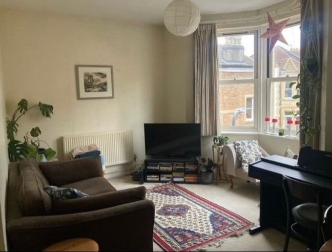 Double room in friendly maisonette off whiteladies Main Photo