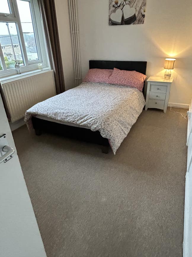 Double room in a friendly house in Durrington Main Photo