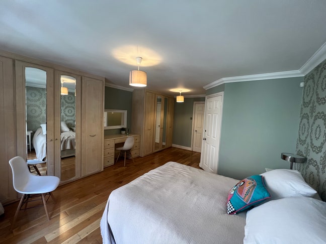 En-suite and Double Bedroom Near Clapham Junction Main Photo