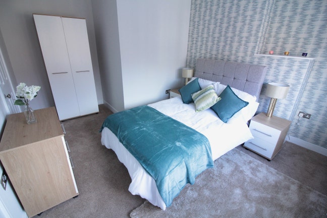 Southville Large Double Room inc EnSuite ALL INC! Main Photo