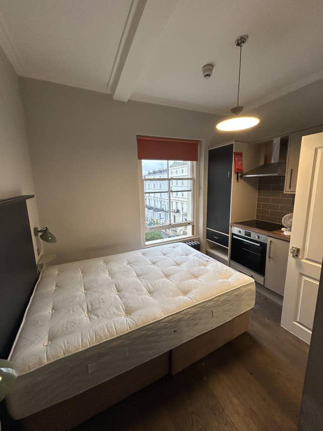 39-15 Studio Flat, Leinster Square, W2 Main Photo