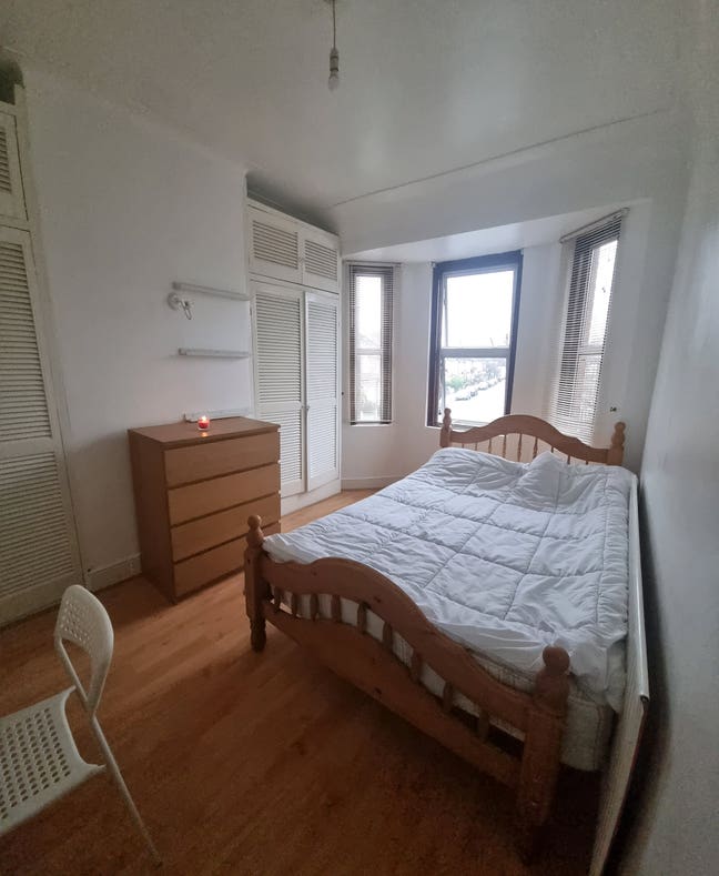 Double Room in Wood green.  Main Photo
