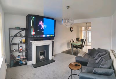 Bright Double Room in Lovely 2-Bed House Main Photo