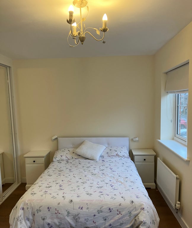 Beautiful double room just 10 min Epsom station Main Photo