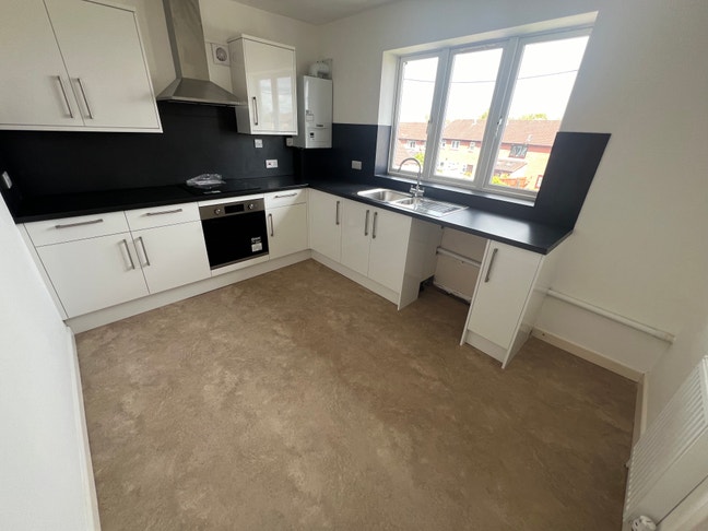 Spacious 1-Bed Garden Apartment in Henleaze Main Photo