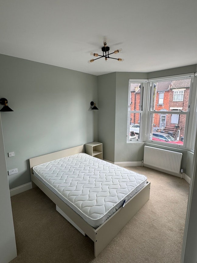 🧘 Calm  Living  •  IG1 • Quick Commute 🚆🧹
 Main Photo