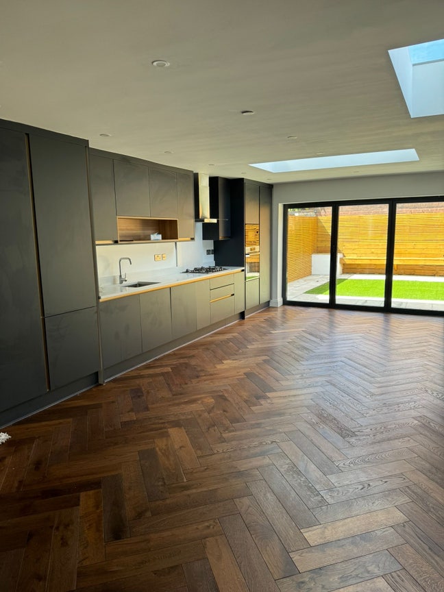 💼 Modern Living • IG1 2DY • 8 Mins to Station ✨🛏 Main Photo