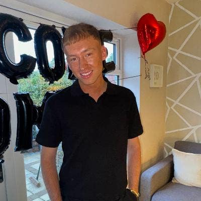 Young professional looking for a double room/buddy Main Photo