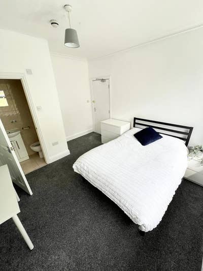 🟠En-suite Room Available! Zero Deposit! Main Photo