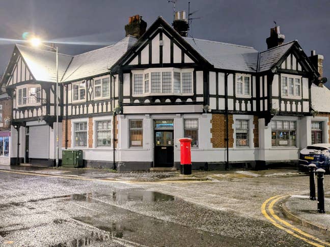 4 clean rooms for £195 weekly per room Main Photo