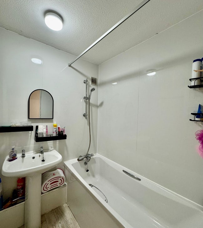 Room for rent  Main Photo