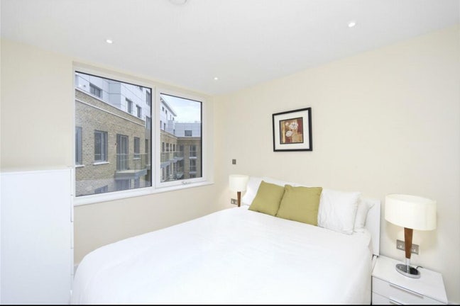 En-suite in zone 2 Main Photo