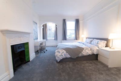 Lovely double room, fun househare, North Ealing Main Photo