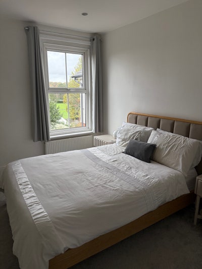 Driveway parking. Double room in 2-bed house. Main Photo