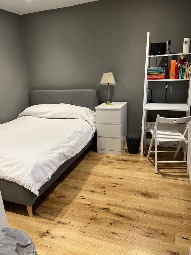 Professional/Student (Single room) - Brigthon Main Photo