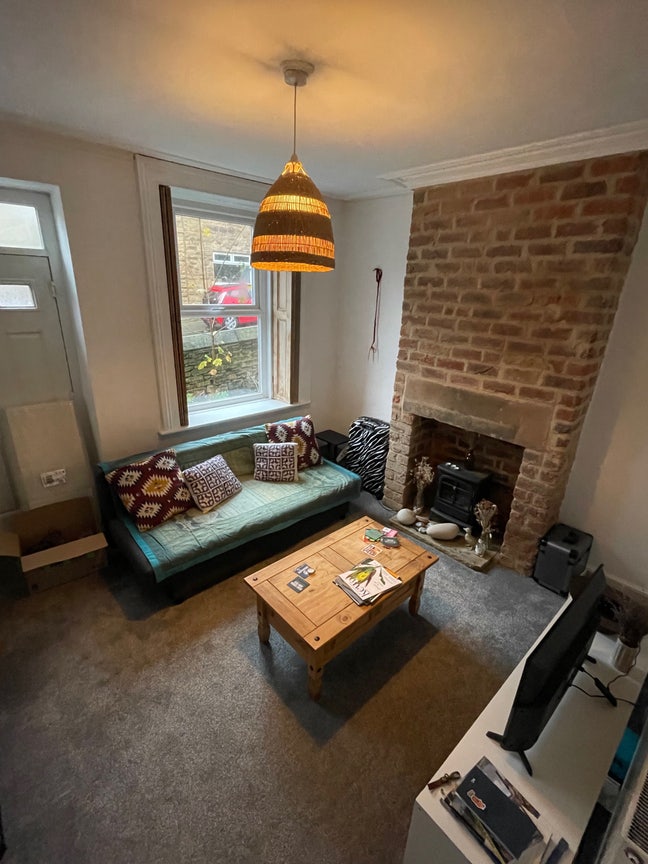 Spacious Double Room in Walkley House Share Main Photo