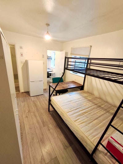 Nice Studio in Neasden Main Photo