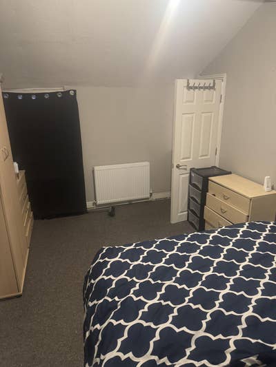 Spacious double room in Longsight  Main Photo
