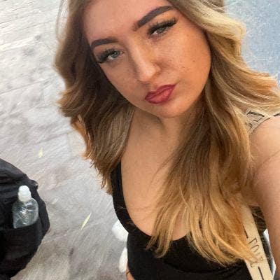 I am looking for a room to rent or house share  Main Photo