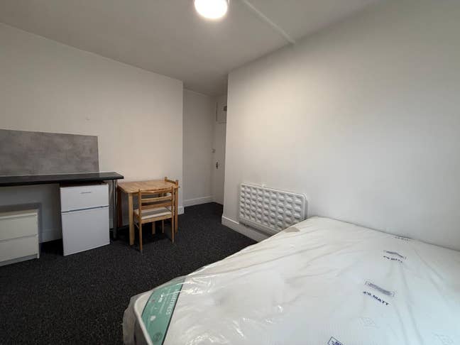 Kilburn High Rd/Bills Included/No Deposit Main Photo