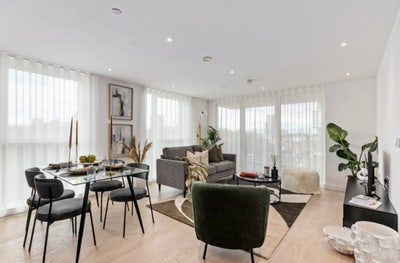 Canary wharf 502 Quest house  Main Photo