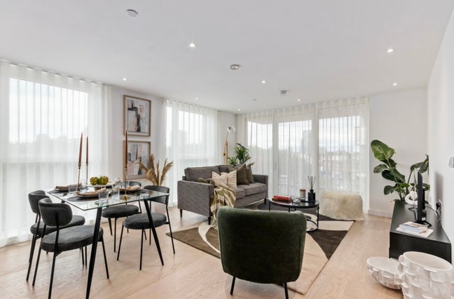 Canary wharf 502 Quest house  Main Photo