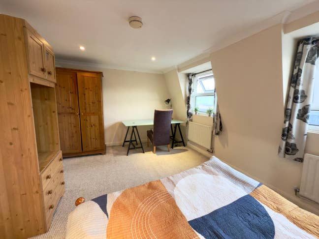 Top floor master double, Clapham Junction Main Photo