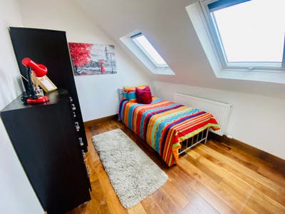 🌟 Comfortable Single Room in Neasden – Zone 3 Main Photo