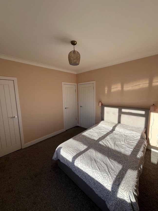 Room Available in West End Flat Main Photo