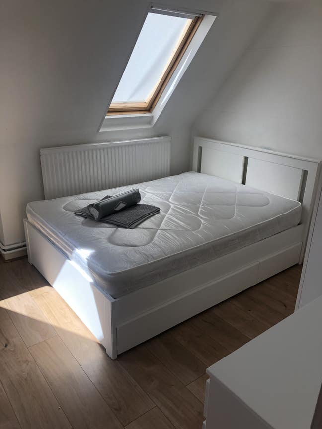 £850pcm Ensuite Room in  a quite shared house  Main Photo