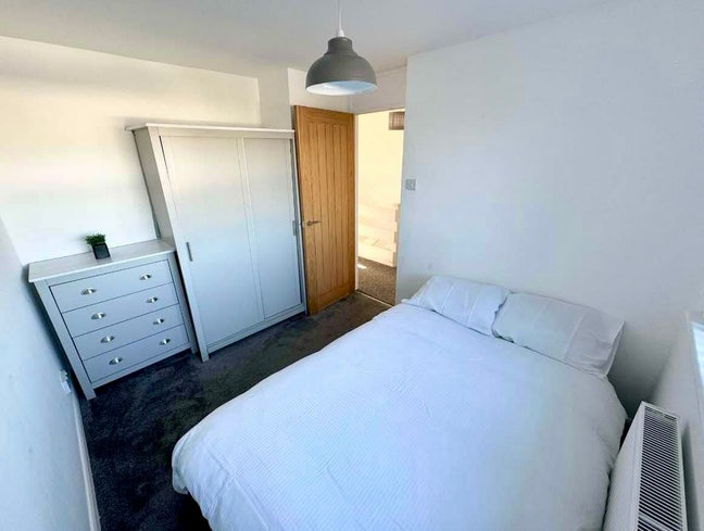 Double Bedroom - St Ives Main Photo