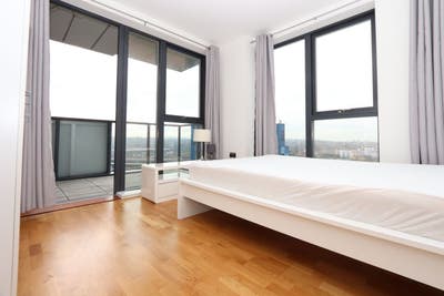 2 Amazing Rooms Available Now!!!!! Main Photo