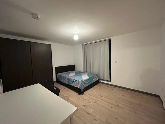 Large Double Room In Whitechapel, Inc Some Bills! Main Photo