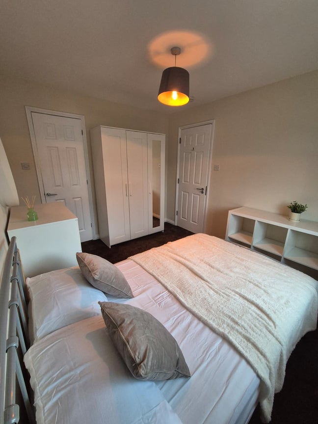 Stopsley/Wigmore - RoomsBySue Main Photo