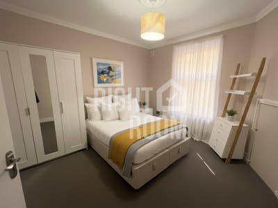 Euston - 2 Bed to Rent - Refurbished New !  Main Photo