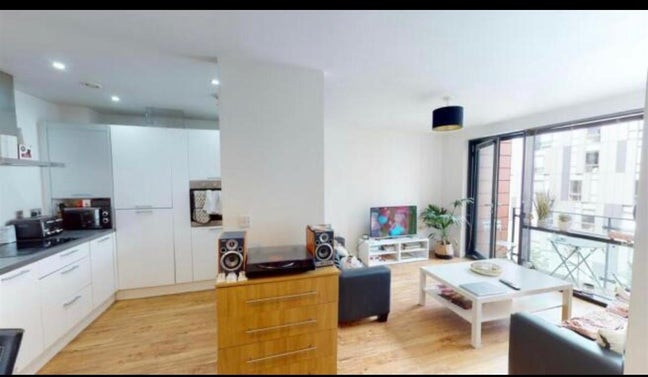 3 Bed Flat in X1 The Gallery  Main Photo