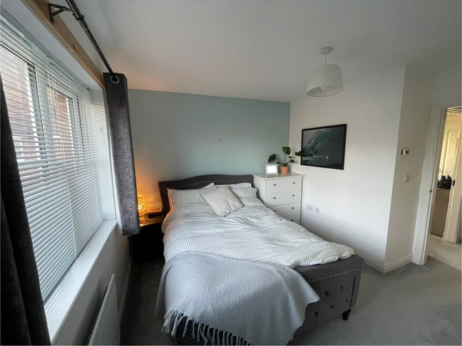 Modern double room available near Nantwich Main Photo