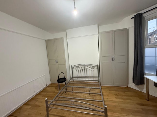 2 Recently Refurbished Rooms  Main Photo