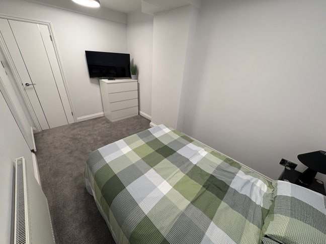 1 Bedroom Available in Houseshare Main Photo