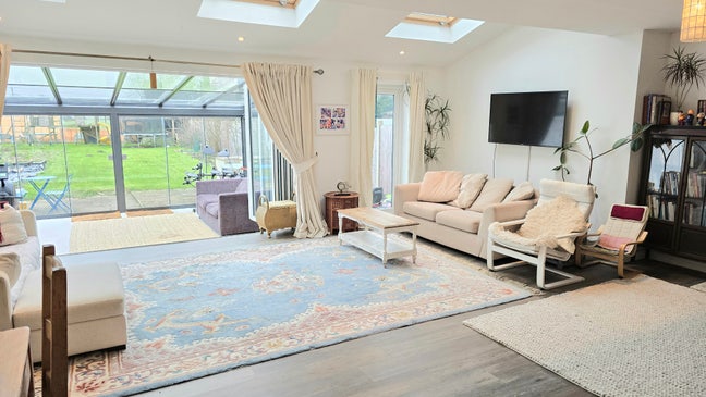 Spacious Quiet Countryside house with parking Main Photo