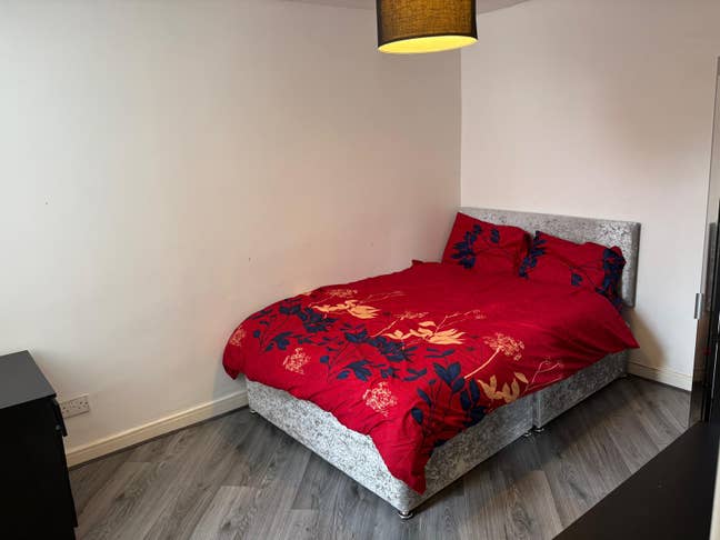 Two Double Rooms in 4-bed House in Kensington Main Photo