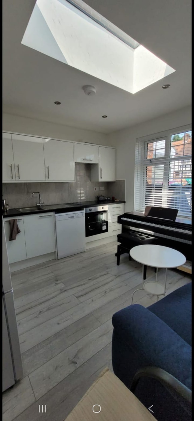 3-Month Rental from 6 Dec – Modern Home in N20 – B Main Photo