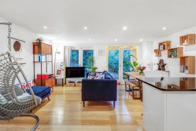 Flatmate for an ensuite room Main Photo