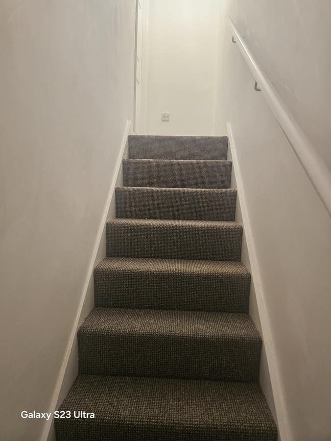 One bedroom in a shared apartment  Main Photo