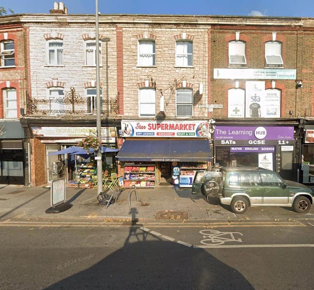 Spacious studio near Maryland station, E15  Main Photo