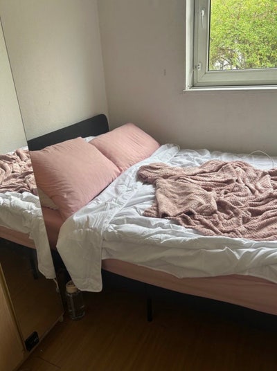 Room in Bethnal Green Dec 11-23 - Can Extend Main Photo