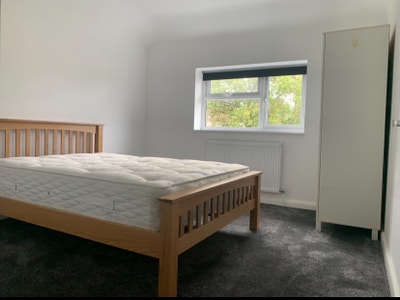 Bright & Spacious Double Room Hounslow/Heathrow Main Photo