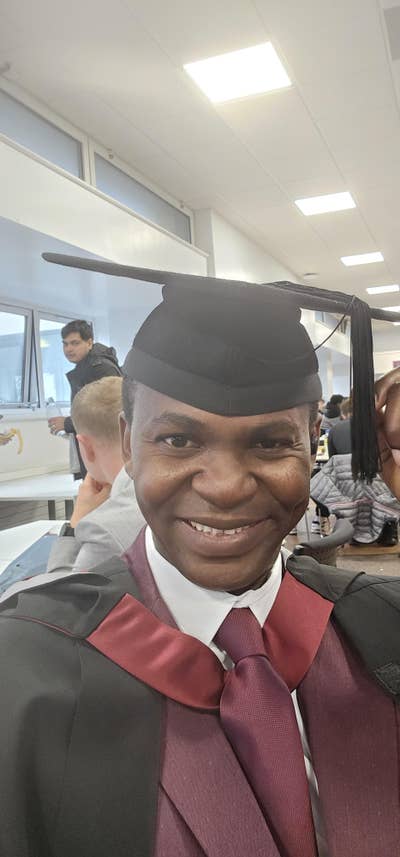 I am a professional male aged 42. I am lookin... Main Photo