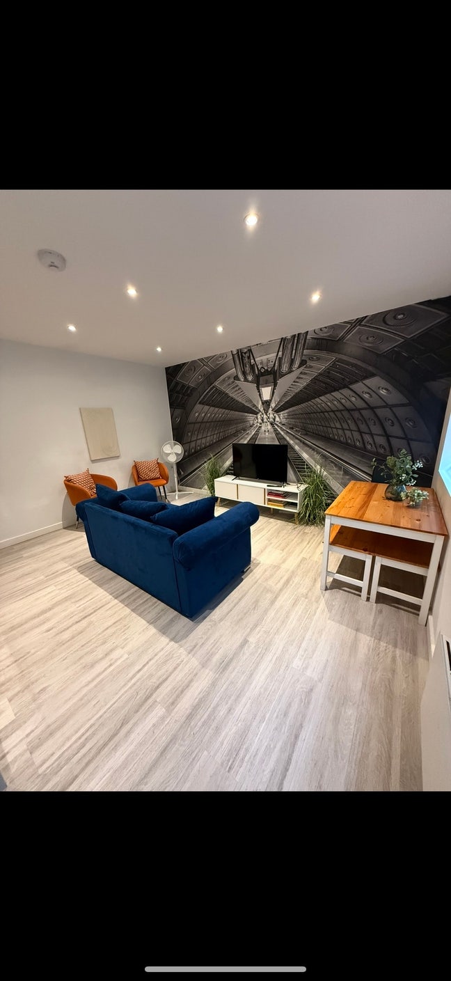 Beautiful Modern 1 Bedroom Flat – Refurbished  Main Photo