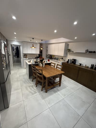 Double bedroom with private bathroom + private sto Main Photo